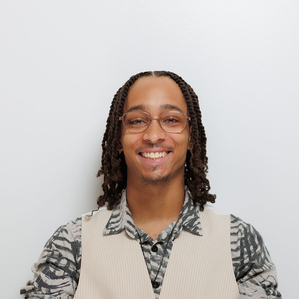 Kris Thomas headshot photo